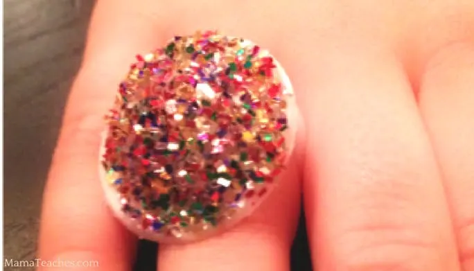 Pull Top Glitter Ring