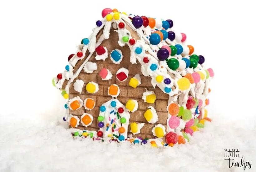 Christmas DIY - How to Make a Gingerbread House Out of Graham Crackers