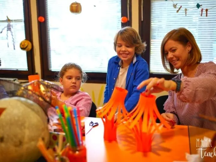 Cheap Halloween Decorating Ideas for the Classroom