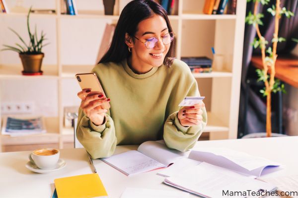 How to Build Credit as a College Student